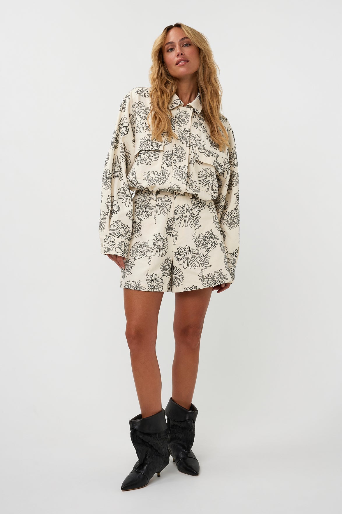 Amaya Amsterdam Riley Short